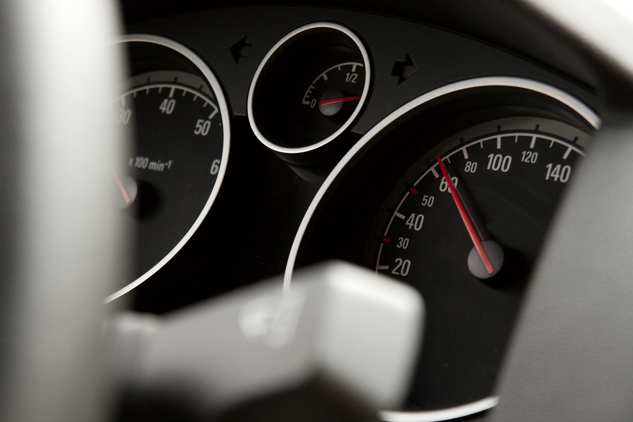 Muito além da velocidade: como funciona o velocímetro do seu carro